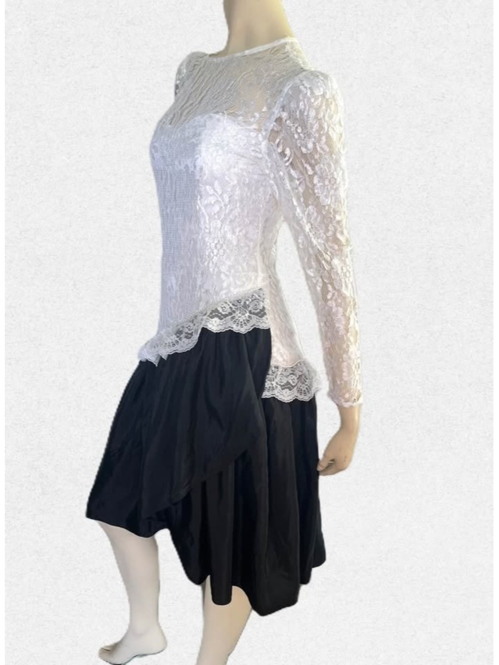 Vintage 1980s White Lace and Black Tiered Assymetrical Dress